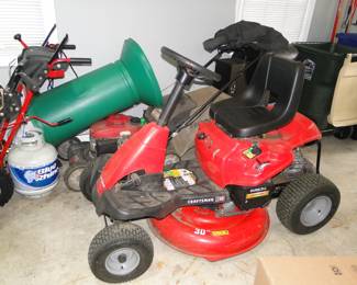 Craftsman riding lawnmower