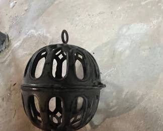 Vintage Cast Iron String Holder