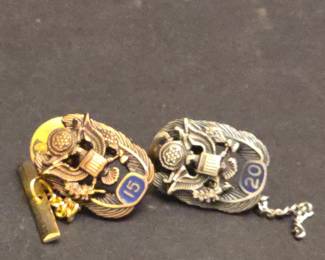 Vintage US Military Service Pins Year