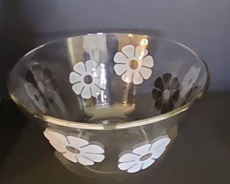 Vintage Colony Glass Daisy Serving Bowl