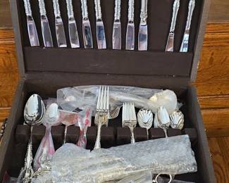 International DeepSilver Countess Pattern Piece Flatware Set