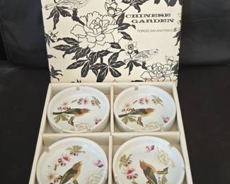 Shorford Chinese Garden Porcelain Ashtrays Set second image