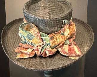 Womens Woven Straw Sun Hat with Floral Band second image
