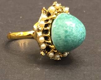 Vintage Costume Jewelry Ring with Green Peking Glass and Seed Pearls