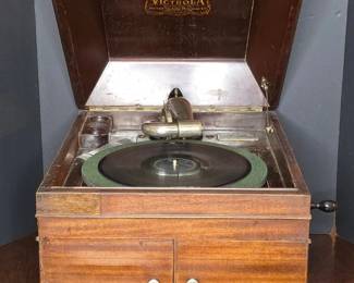 Victor Victrola VVIX Phonograph