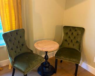 Sitting chairs, side table