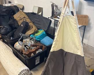 Kid teepee, Rug, Gun cases, yoga équipement,
