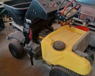 Z spray ride on commercial spreader
