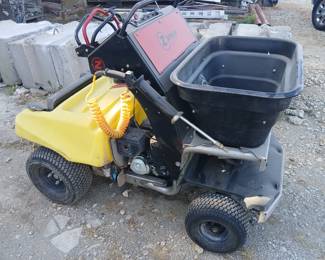 Z spray ride on commercial spreader
