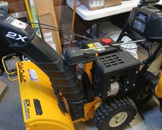 Cub Cadet 2X 526 snow blower