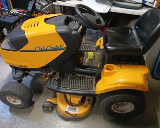 Cub Cadet 1046 riding lawn mower