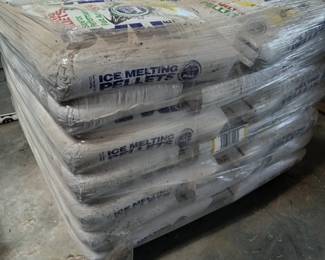Commercial Ice melting pellets