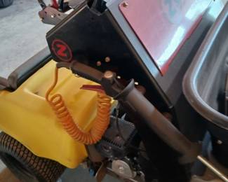Z spray ride on commercial spreader