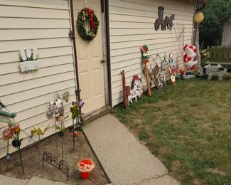 lawn and garden decor, Blow mold Santa