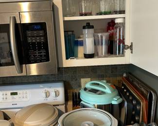 Crock pot, Instapot, bake pans