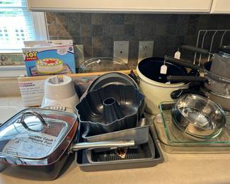 Pots, pans, baking dishes