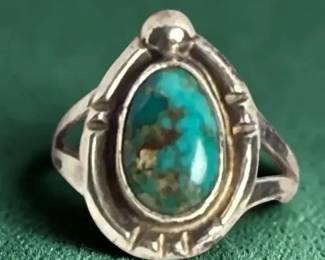Sterling Turquoise Southwest Style Ring