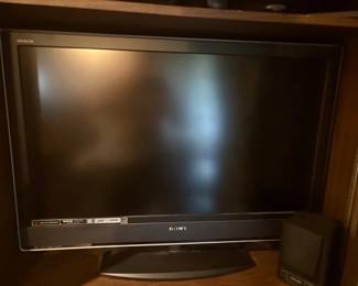 Sony Bravia LCD Flat Screen (Works with Remote!)