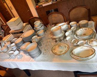 Dinnerware Sets
