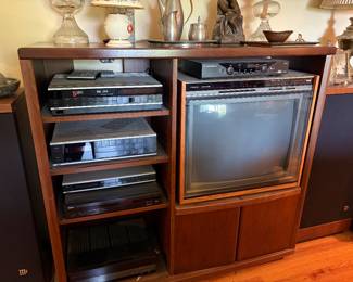 Dimensia Television, Video Cassettes, Amplifier and Yamaha