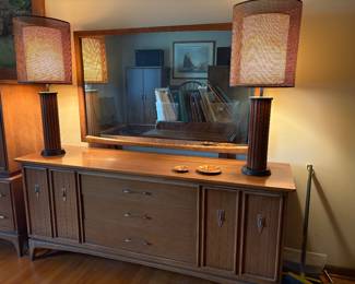 Mid Century Modern Bedroom Set and Lamps