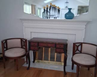 CONSOLE TABLE