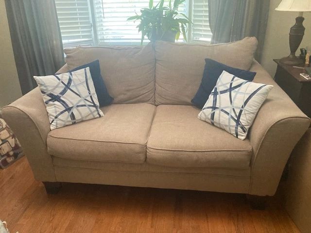 Loveseat throw pillows
