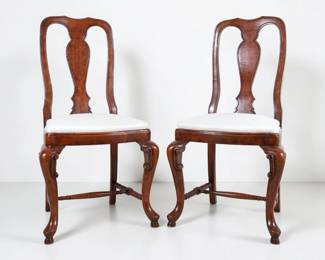 A Pair of Mahogany Queen Anne Style Side Chairs with Shell-Carved Knees