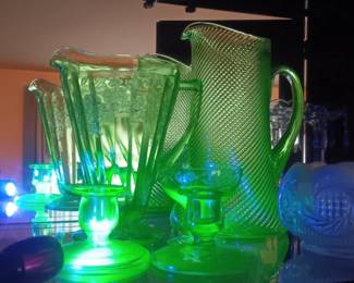Green uranium depression glass