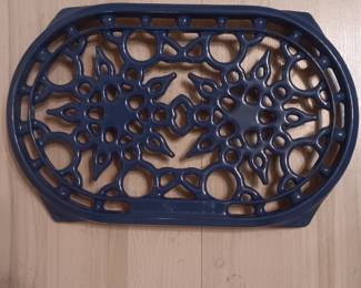 Le Creuset trivet