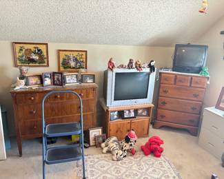 Vintage Furniture, TV's and Wall Art