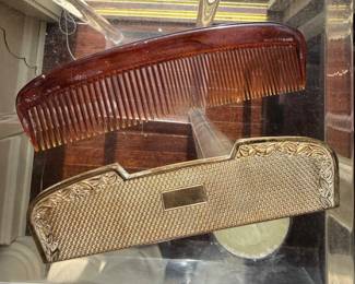 10k Gold Comb Case