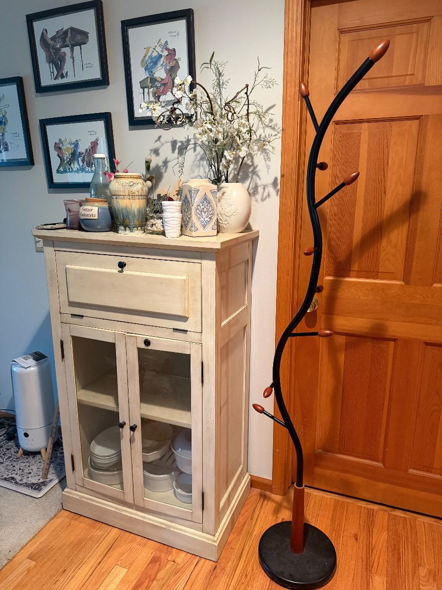 Several BEAUTIFUL Primitive Style Pieces of Furniture