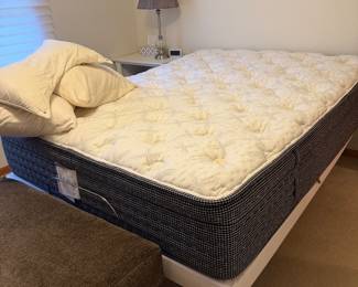 Bed with BRAND NEW Aireloom California Design Handmade Mattress