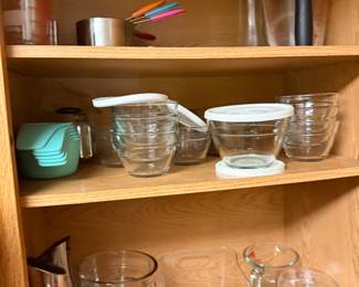 Pyrex kitchen items