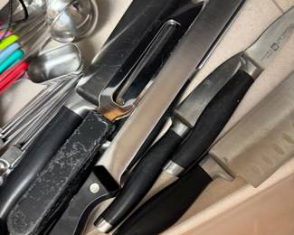 Kitchen knives and utinsels