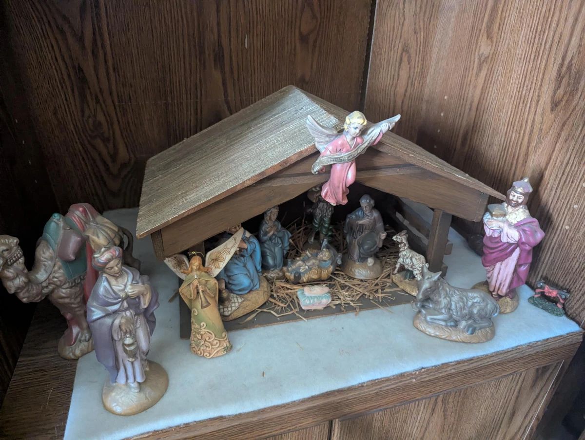 Manger Scene Beautiful Pottery