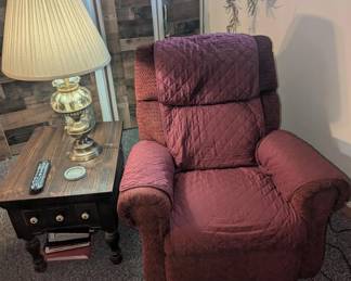 Furniture Gallore! End Tables, Recliners, Lamps... Too much to list