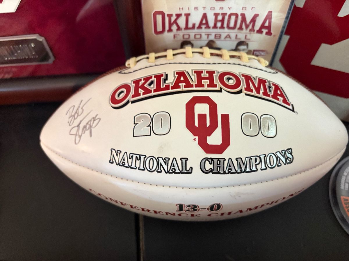 Autograph national champions 2000 Oklahoma OU autograph Bob Stoops football