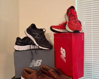 Men’s new balance sneakers