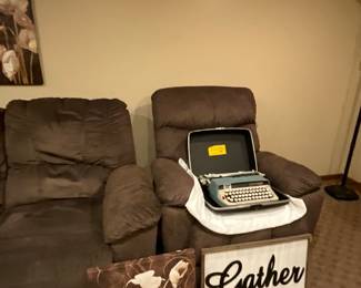 Like new lift chair