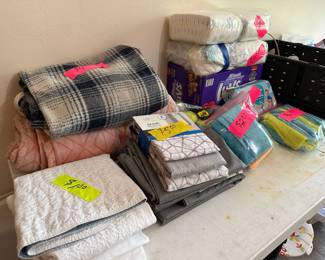 Linens - Blankets