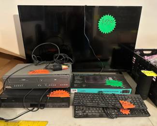 Stereo - CD Player - VHS Player