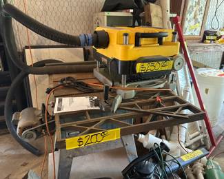 Dewalt Planner - Like New --------Large Table Saw