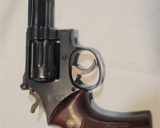 Lot # : 22 - Smith & Wesson Model 15-3 38 Special