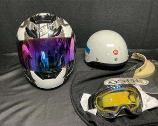 Lot # : 31 - Helmets