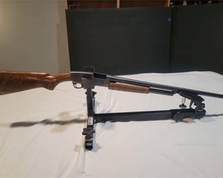 Lot # : 14 - Stevens model 77C 12 ga pump shotgun