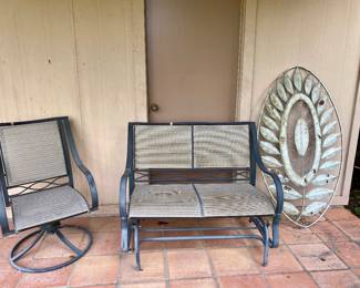 Welcome to the garden, great furniture and pots, grill and storage