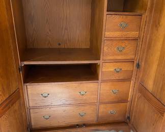 Thomasville storage chest, great for quilts/linens