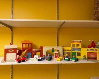 Fisher Price Little People PLAY VILLAGE & accessories